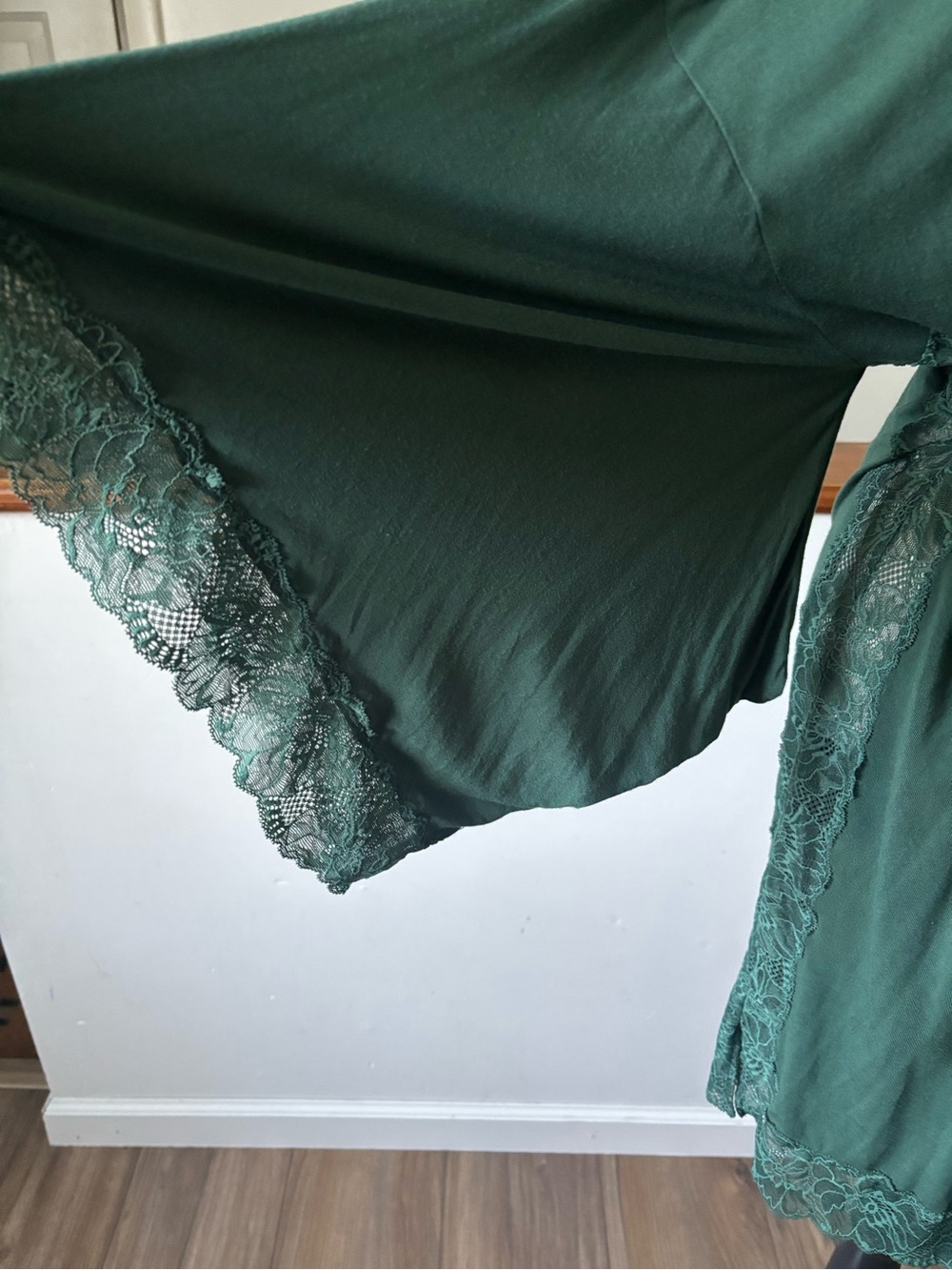Victoria’s Secret Heavenly Green Lace Trim Robe - Picture 9 of 11